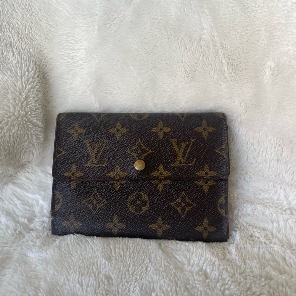 100% Authentic Louis Vuitton Pre-loved Monogram Porte Tresor Etui Papiers wallet